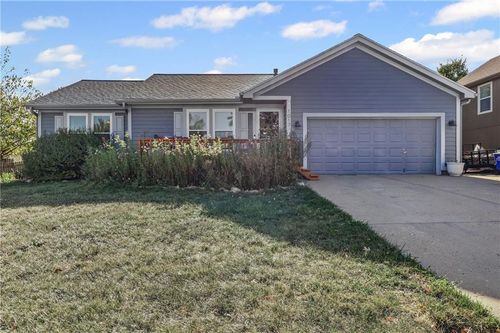 1017 Pumpkin Ridge St, Gardner, KS, 66030-2205 | Card Image