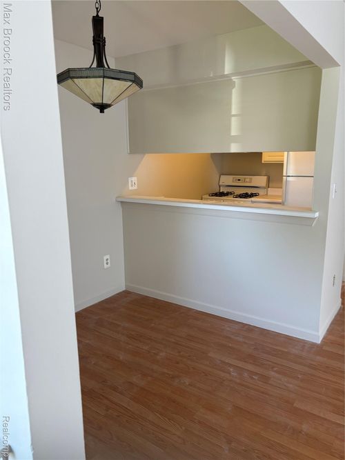 35122 Terrybrook Dr, Sterling Heights, MI, 48312-3647 | Card Image