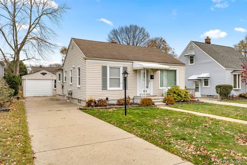 24716 Ross St, Dearborn, MI, 48124-4808 | Card Image