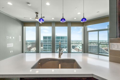 2004-500 Throckmorton St, Fort Worth, TX, 76102-3807 | Card Image