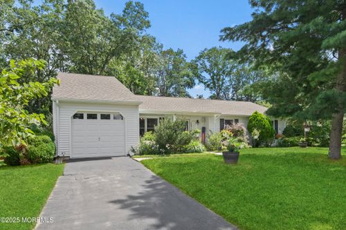 7 Lamp Post Ct, Howell, NJ, 07731-1661 | Card Image