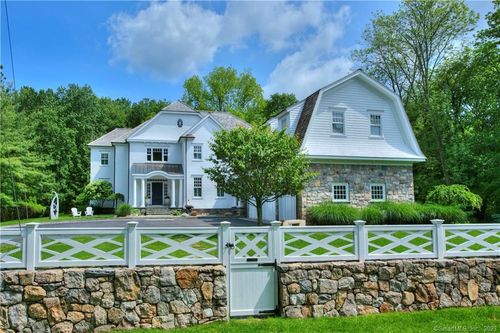 5 Mayflower Pkwy, Westport, CT, 06880-6011 | Card Image