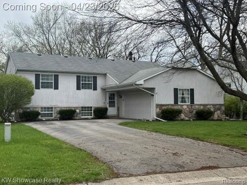 1584 Chanticlair Cir, Wixom, MI, 48393-1611 | Card Image