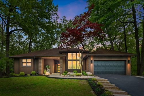 4035 Choctaw Trl, New Buffalo, MI, 49117-9010 | Card Image