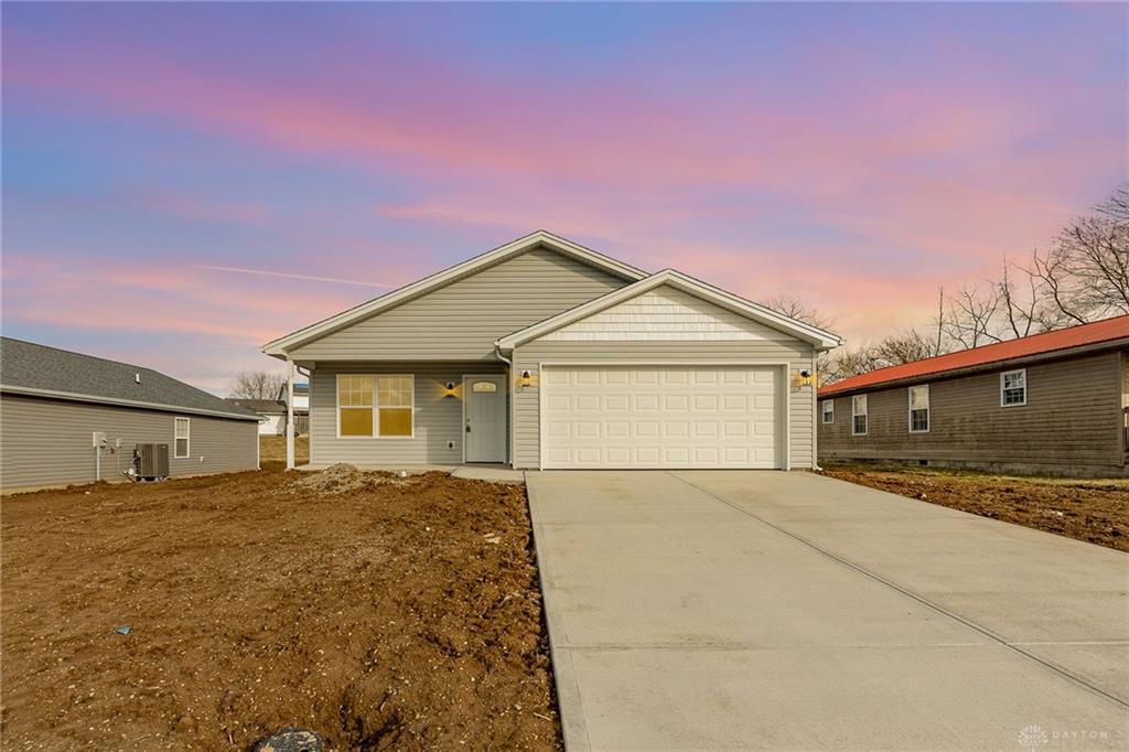 Taylor Dr, Wilmington, OH 45177