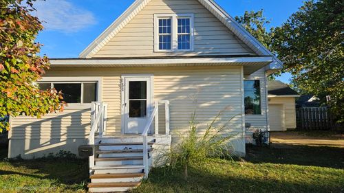 103 Maple St, Three Oaks, MI, 49128-1132 | Card Image