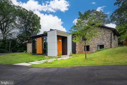 1096 Mansion Ln, Garnet Valley, PA, 19060-1307 | Card Image