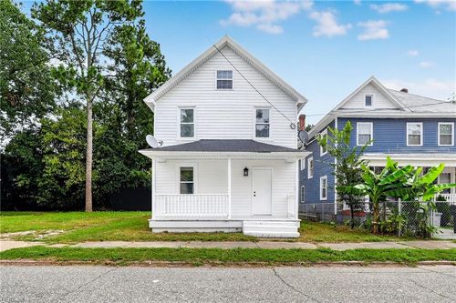 306 S Dyer St, Elizabeth City, NC, 27909-4777 | Card Image
