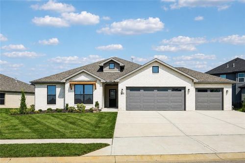 16322 W 166th Ct, Olathe, KS, 66062-8147 | Card Image