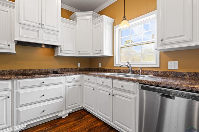411 W Austin St, House other with 3 bedrooms, 2 bathrooms and null parking in Jefferson TX | Image 13