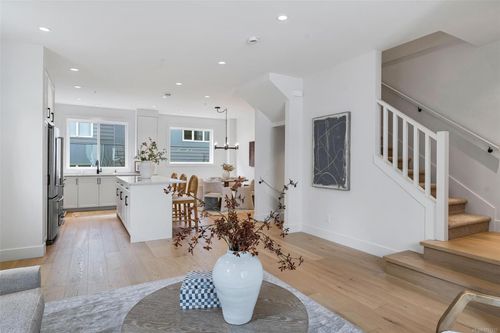 4-10145 Fifth St, Sidney, BC, V8L0E4 | Card Image