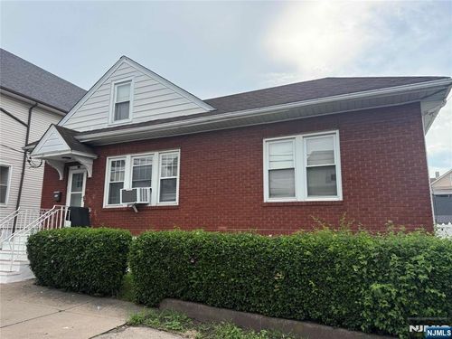 24 Quinn St, Paterson, NJ, 07501-2610 | Card Image