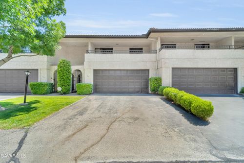 204 Hawk Ln, Palmdale, CA, 93551-3619 | Card Image