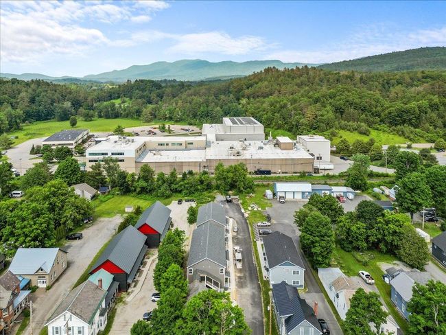 27 Gardner Lane, Condo with 2 bedrooms, 3 bathrooms and null parking in Waterbury VT | Image 36