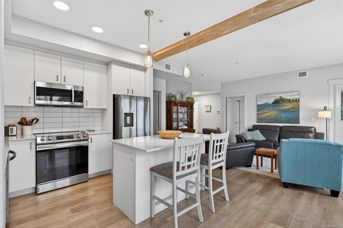 202-120 Jensen Ave, Parksville, BC, V9P0H6 | Card Image