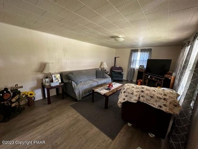 Living Room | Image 6