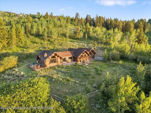 4020 W Bronco Rd, Wilson, WY, 83014-5028 | Card Image