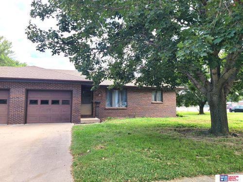 316 Pinewood Ave, Seward, NE, 68434-1051 | Card Image