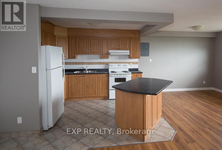 Residential Lease in Sudbury Remote Area 3