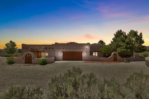 12 Golf Course Dr, Ranchos De Taos, NM, 87557-7914 | Card Image