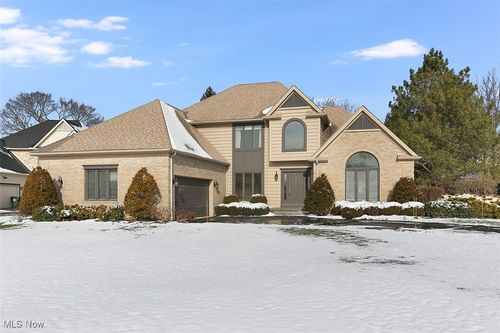 196 Chisholm Ct, Aurora, OH, 44202-8583 | Card Image