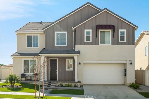 18100 Tableau Way, Saugus, CA, 91350-5898 | Card Image