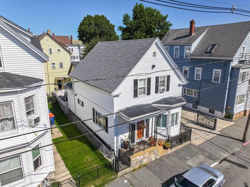 47 Independent St, New Bedford, MA, 02744-1805 | Card Image