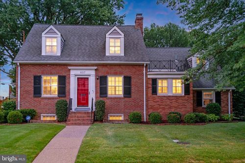 607 W View Ter, ALEXANDRIA, VA, 22301-2745 | Card Image