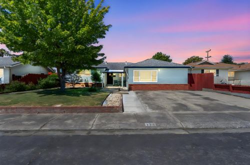 335 Harding Avenue, Manteca, CA, 95336 | Card Image