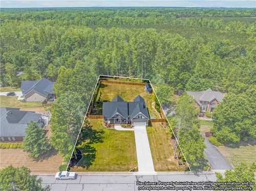 1401 Ashland Dr, Reidsville, NC, 27320-7112 | Card Image