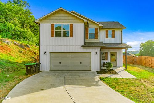 234 Clear Creek Way, Kodak, TN, 37764-2263 | Card Image
