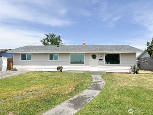 308 N Dale Rd, Moses Lake, WA, 98837-1613 | Card Image