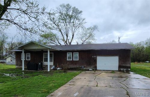 220 S Marion St, Centralia, IL, 62801-2204 | Card Image