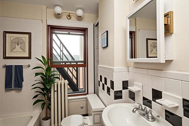 APT-4 - 31 Myrtle St, Condo with 2 bedrooms, 2 bathrooms and null parking in Boston MA | Image 10