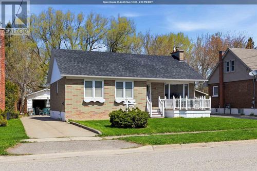 45 Grandview Ave, Sault Ste Marie, ON, P6B3V7 | Card Image