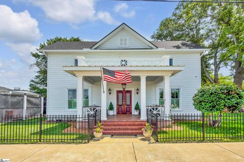 109 W Curtis St, Simpsonville, SC, 29681-2601 | Card Image