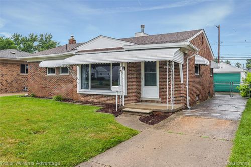 29454 Marquette St, Garden City, MI, 48135-2652 | Card Image