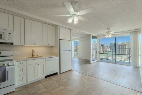 2406-1655 Makaloa St, Honolulu, HI, 96814-3939 | Card Image