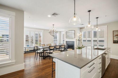 301-50 Maplewood Ave, Portsmouth, NH, 03801-4786 | Card Image