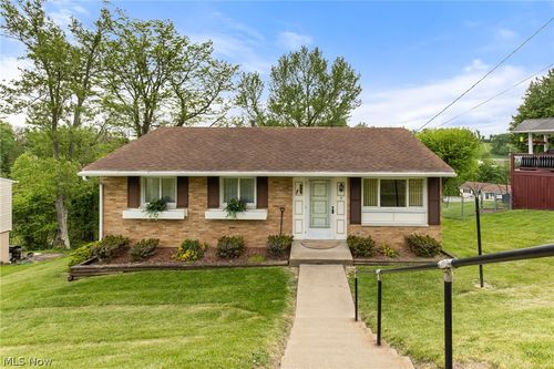 5 Sunset Dr, Martins Ferry, OH, 43935-1047 | Card Image
