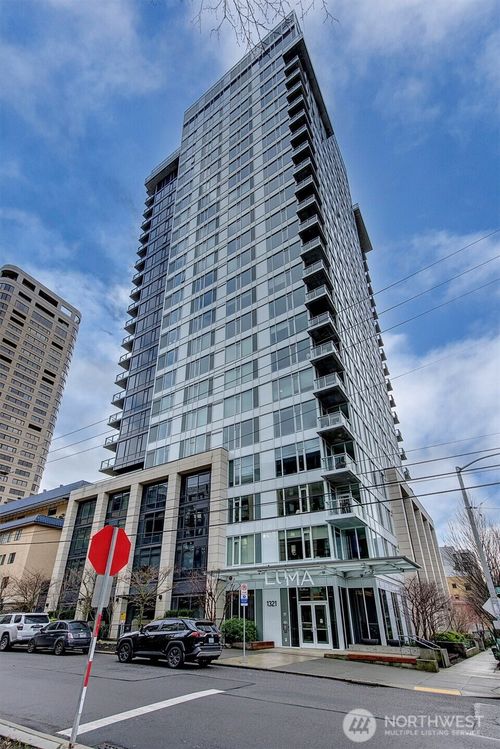 apt-401-1321 Seneca St, Seattle, WA, 98101-3254 | Card Image