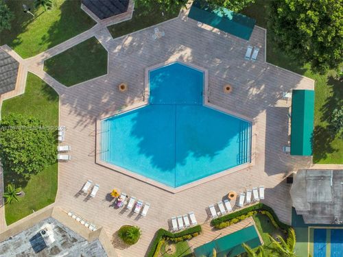 apt-311-4270 Nw 40th St, LAUDERDALE LAKES, FL, 33319-4837 | Card Image