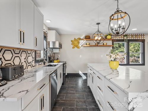 2701 Old N Sharon Amity Rd, Charlotte, NC, 28205-7194 | Card Image