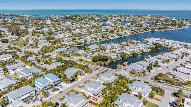 315 64 Th St, Condo with 3 bedrooms, 3 bathrooms and null parking in Holmes Beach FL | Image 57