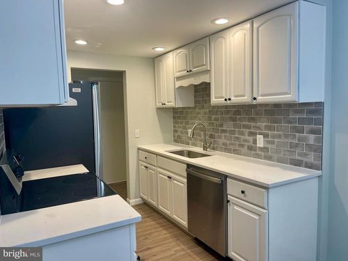 apt-2b-2233 Castle Rock Sq, RESTON, VA, 20191-2213 | Card Image