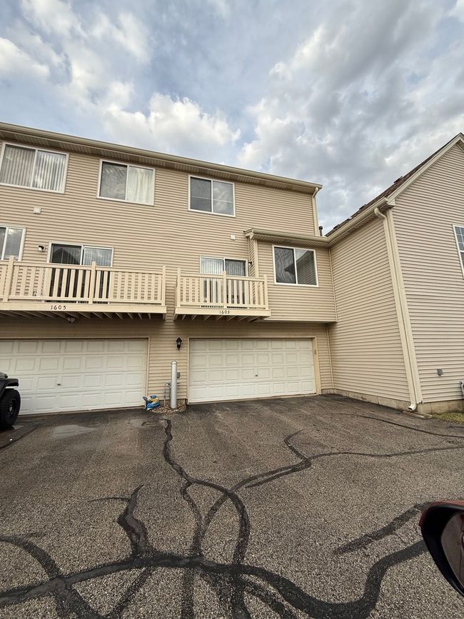 1603 - 1603 Silvergate Ct, Townhouse with 2 bedrooms, 2 bathrooms and 2 parking in Gurnee IL | Image 21