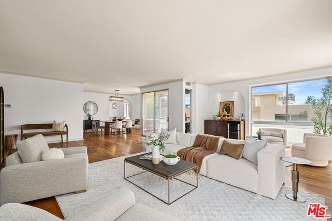 UNIT-406 - 318 N Maple Dr, Condo with 2 bedrooms, 3 bathrooms and 2 parking in Beverly Hills CA | Image 6