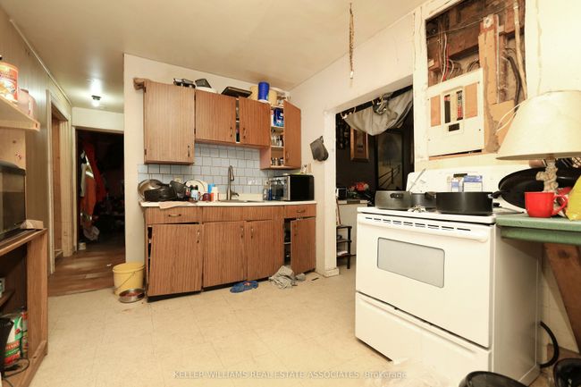 329 Josephine St, Home with 11 bedrooms, 6 bathrooms and 10 parking in Huron ON | Image 17