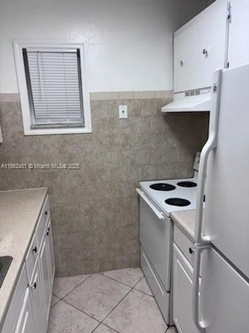 apt-207-7841 Johnson St, Pembroke Pines, FL, 33024-6808 | Card Image