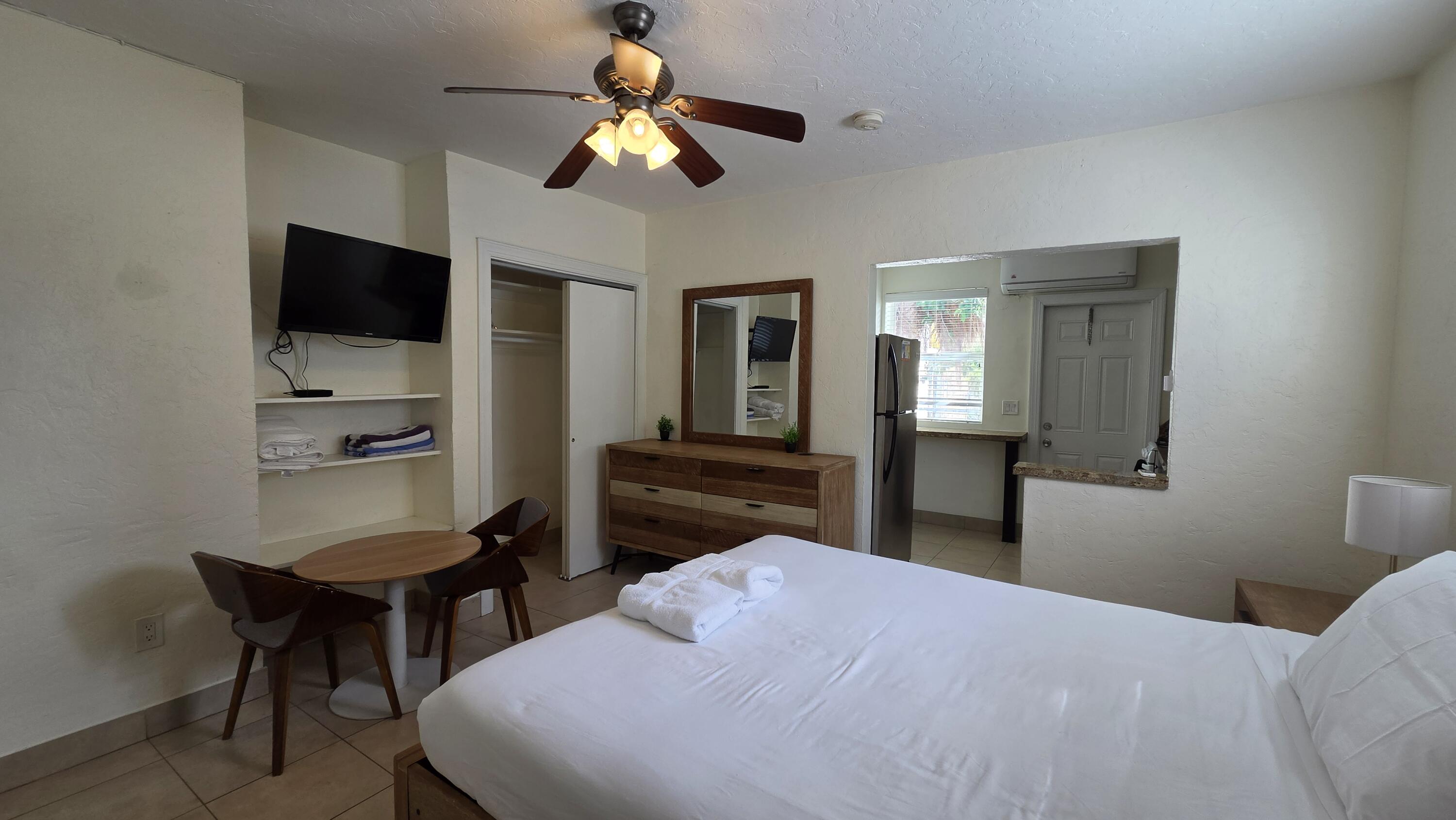 Residential Lease in Lake Worth Beach 3